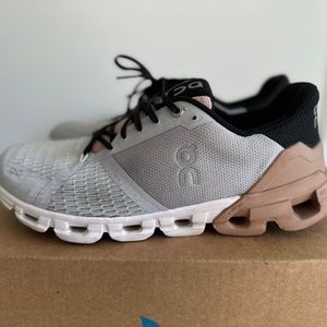 ON Cloudflyer color-block mesh sneakers